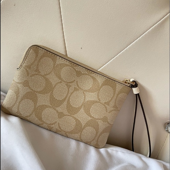 SOLD~Coach Monogram Cream Wristlet - Picture 2 of 5